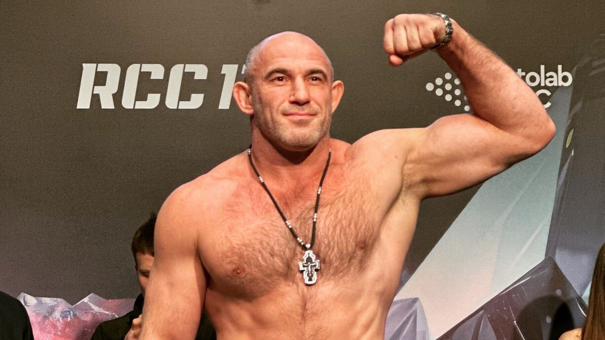 Алексей Олейник