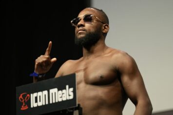 Манель Капе вспомнил поединок с Мухаммадом Мокаевым и раскритиковал рефери их противостояния