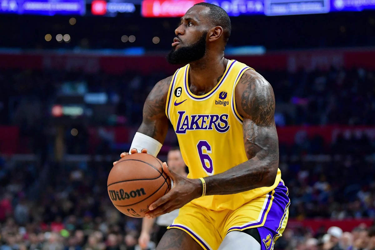 Леброн Джеймс