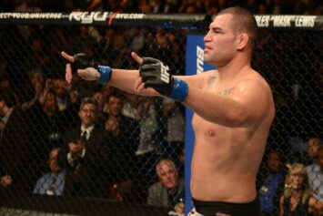 Бывший чемпион UFC Кейн Веласкес подписал контракт с Global Fight League