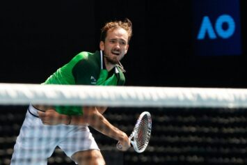 Чесноков: «Медведев на прошлом AO едва не вылетел в первом круге, но дожил до финала»