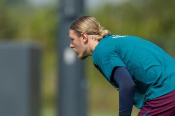 Мостовой — про Сафонова в ПСЖ: «Людям Париж даже не снится, а Матвей там играет»