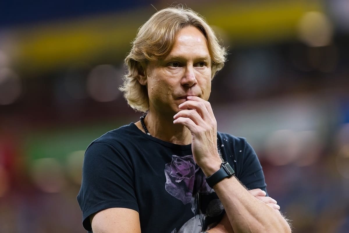 Валерий Карпин