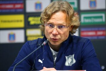 Мостовой раскритиковал решение Карпина уйти из «Ростова»