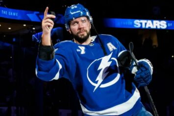 Кучеров приблизился к Маккиннону и Драйзайтлю в списке лучших бомбардиров НХЛ