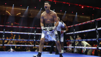 Названы финансовые детали потенциального поединка между Дмитрием Биволом и Дэвидом Бенавидесом