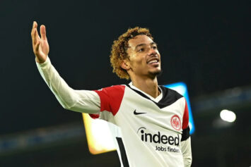 «Ливерпуль» ведет переговоры о трансфере Экитике за €100 млн