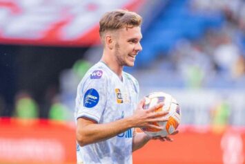 Быстров раскритиковал Глушенкова: «Он растворился. Ходит недовольный, что-то рассказывает»