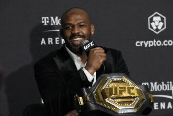 Джон Джонс рассказал об ожидании официальных заявлений UFC по поводу боя с Томом Аспиналлом