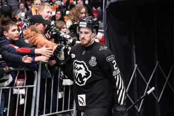 «Трактор» продлил контракт с защитником Григорием Дроновым