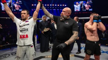 Хьюз раскрыл переписку с Нурмагомедовым и обвинил чемпиона в уклонении от реванша