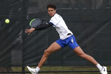 Хачанов неожиданно покинул турнир в Хертогенбосе