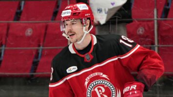 «Салават Юлаев» усилил оборону канадским защитником Дином Стюартом