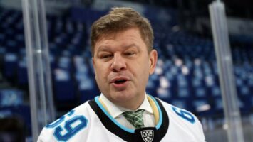 Дмитрий Губерниев прокомментировал уход «Витязя» из КХЛ