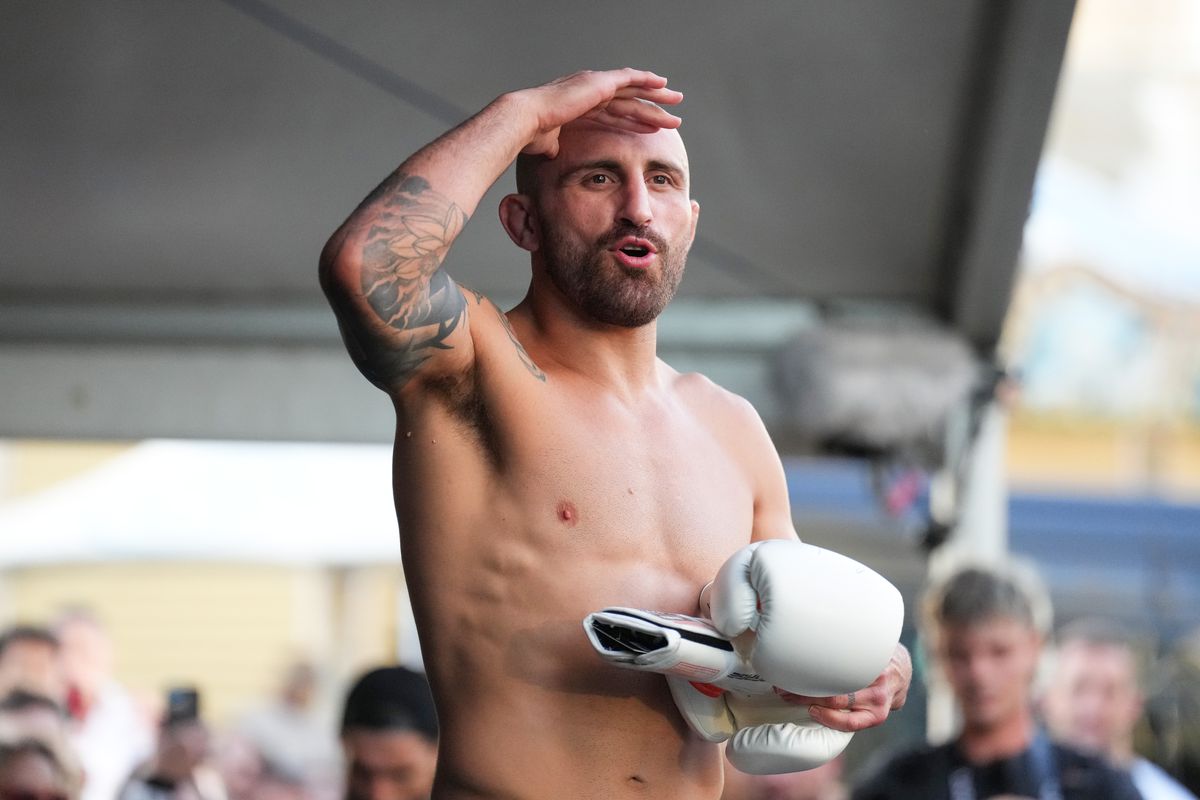 Александр Волкановски