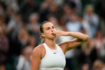 Соболенко уверенно прошла Мертенс и вышла в 1/4 финала Уимблдона