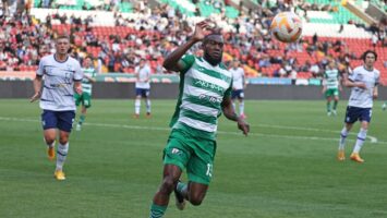 Лучший форвард «Ахмата» Мохамед Конате вернулся в клуб после сезона в «Эр-Рияде»