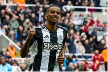 Александер Исак покинул дом в Ньюкасле, пытаясь форсировать трансфер