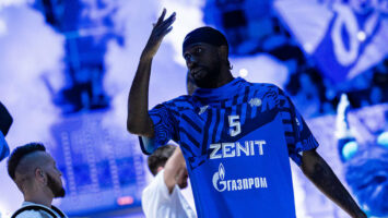 Окаро Уайт покинул «Зенит» по окончании контракта