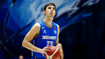 БК «Зенит» продлил контракт с воспитанником академии Артемом Антиповым