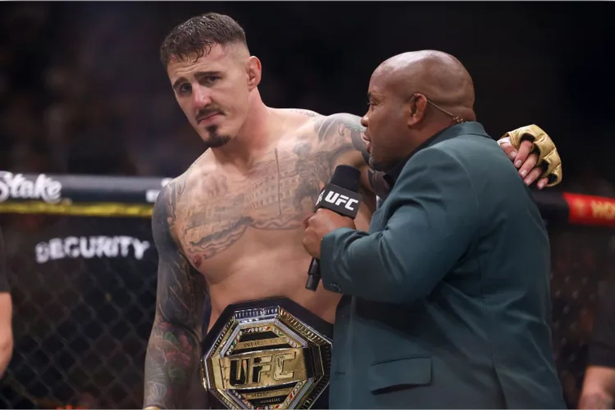 Том Аспиналл