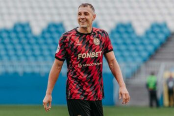 «Акрон» не планирует продлевать контракт с Дзюбой в ближайшее время — генеральный директор Клюшев