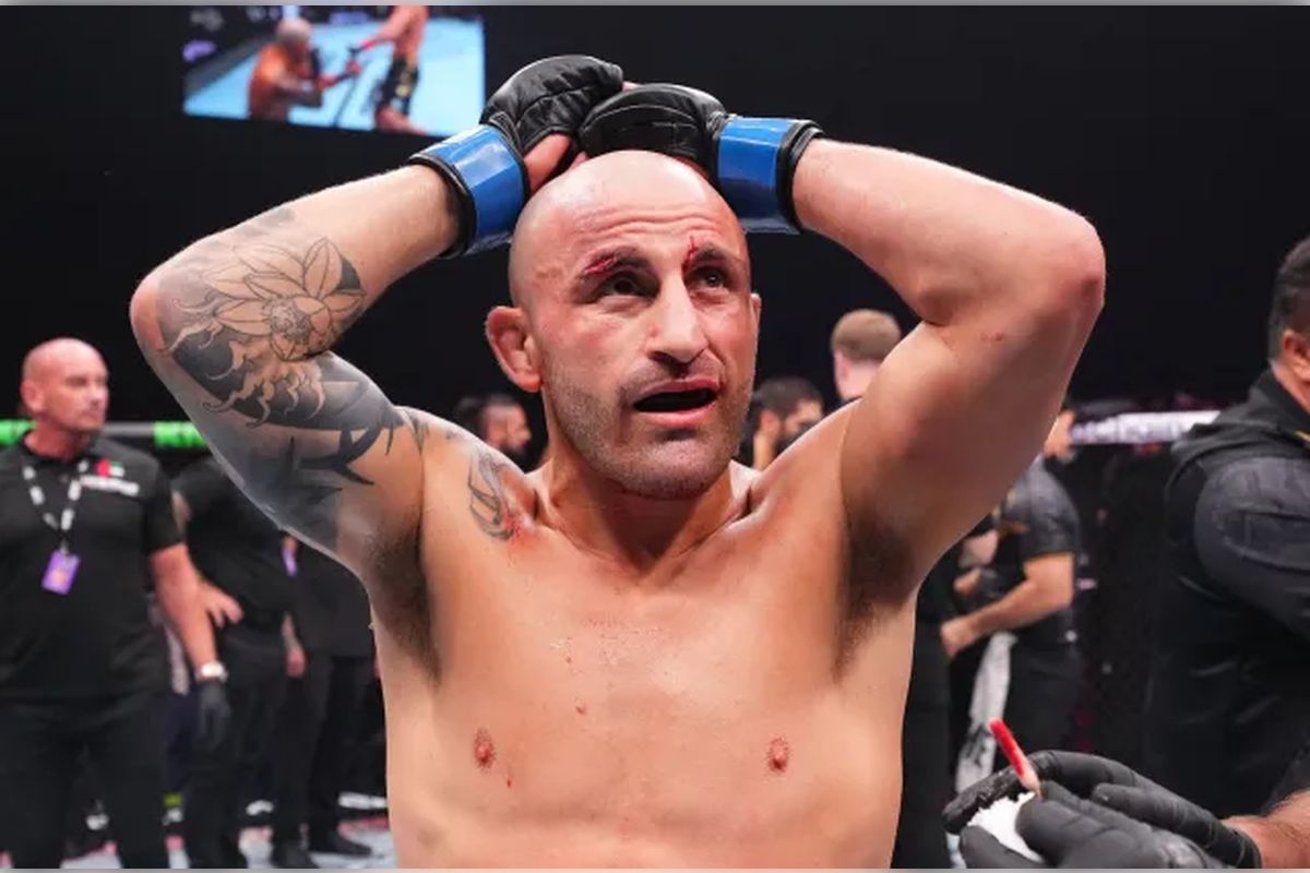 Александр Волкановски