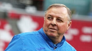 Тарханов: матч с США приблизит возвращение России в мировой футбол