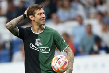 Против Федора Смолова возбудили уголовное дело после драки в кофейне