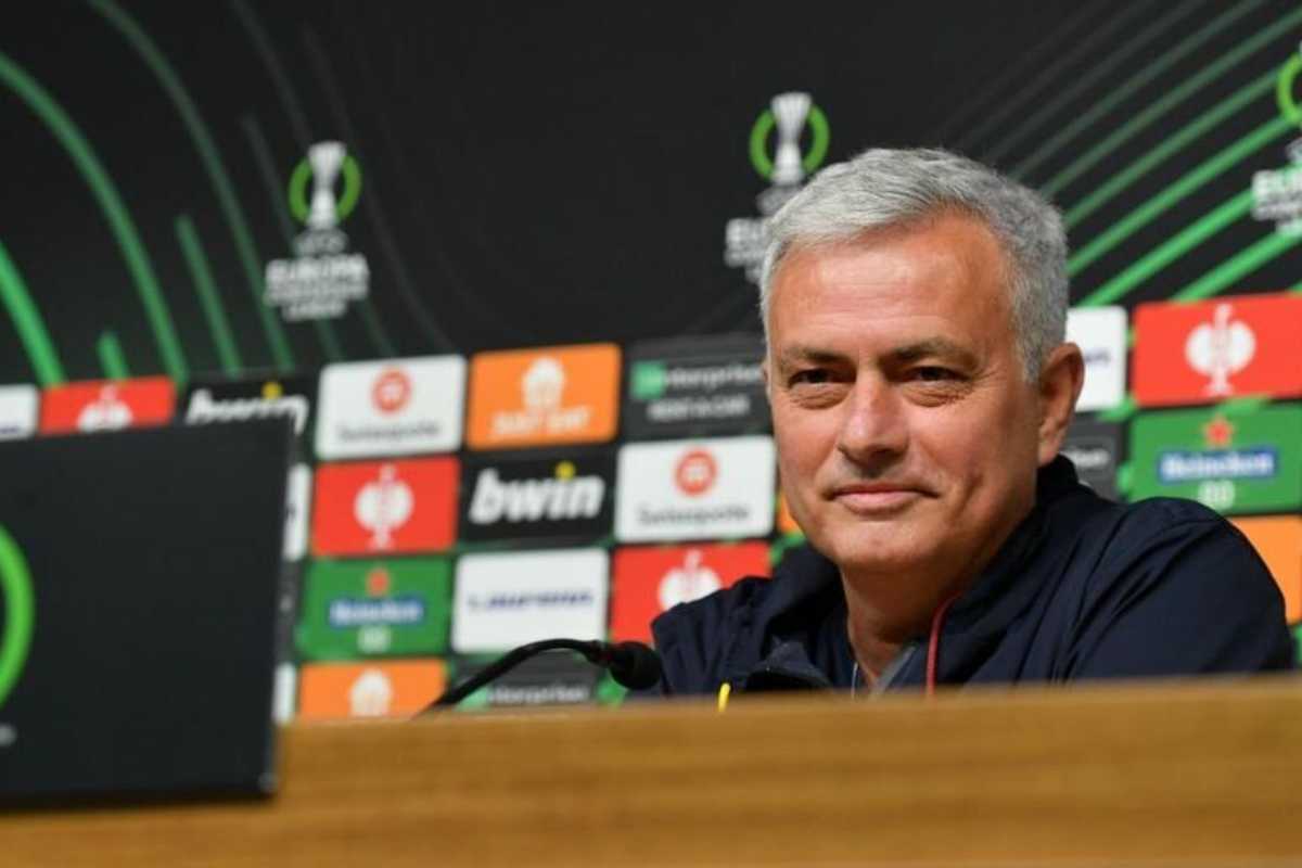 «Бенфика» официально начала переговоры с Жозе Моуринью после отставки Бруну Лажи