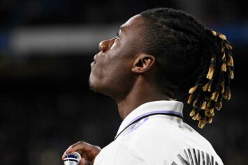 Английский «Ньюкасл» присоединился к борьбе за полузащитника «Реала» Камавингу