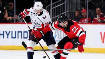 «Вашингтон» без Овечкина обыграл «Нью-Джерси» в буллитах предсезонки НХЛ