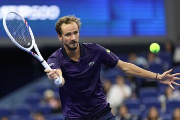 Веснина оценила вылет Медведева с турнира в Пекине