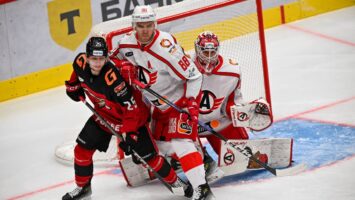 Букмекеры назвали фаворита матча КХЛ «Авангард» — «Автомобилист»