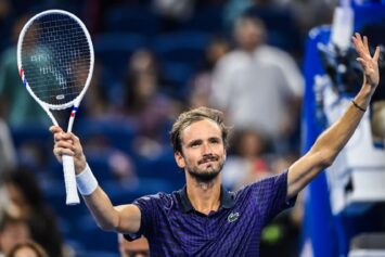 Даниил Медведев продолжает победную серию на турнире в Шанхае