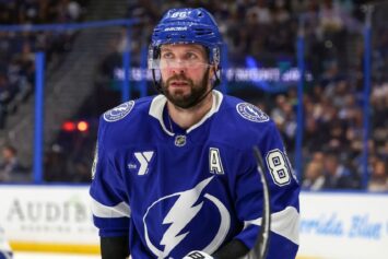 «Тампа-Бэй» уступила «Оттаве» в результативном матче, Кучеров оформил дубль