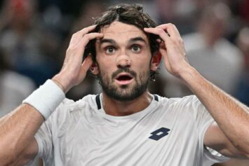 Веснина оценила финал турнира в Шанхае между Риндеркнешем и Вашеро