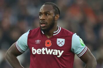 Экс-форвард «Вест Хэма» Антонио выставил на продажу разбитый Ferrari за 50 тысяч фунтов после страшной аварии