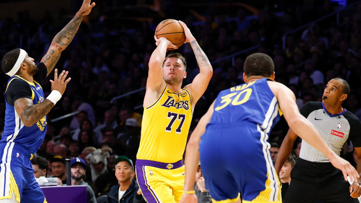 43 очка Дончича не спасли «Лейкерс» от поражения в стартовом матче сезона с «Голден Стэйт»