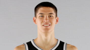 Егор Демин установил исторический рекорд в дебютном матче НБА, набрав 14 очков за «Бруклин»