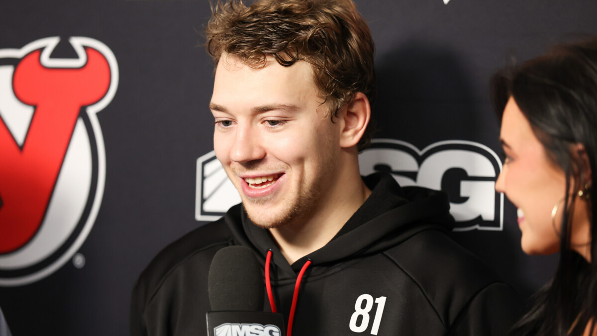 Первый гол Арсения Грицюка в НХЛ помог «Нью-Джерси» выиграть у «Миннесоты»