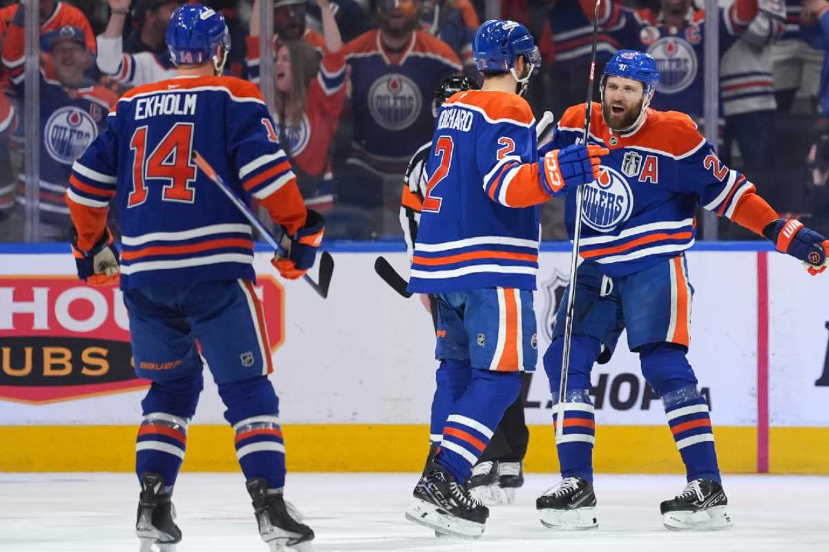 Драйзайтль сократил отставание от Овечкина по голам в большинстве до 30 лет