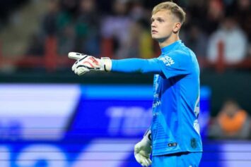 Газзаев поддержал молодого вратаря ЦСКА Торопа после поражения от «Локомотива»