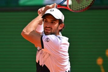 Вашеро в упорной борьбе переиграл Риндеркнеша и вышел в третий круг в Париже