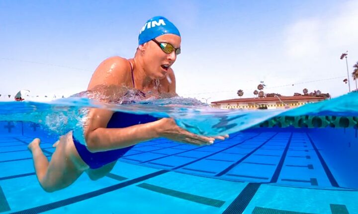 Заплыв лягушкой на груди