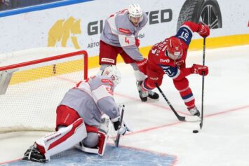 Букмекеры определили «Локомотив» фаворитом в гостевом матче КХЛ против «Спартака»