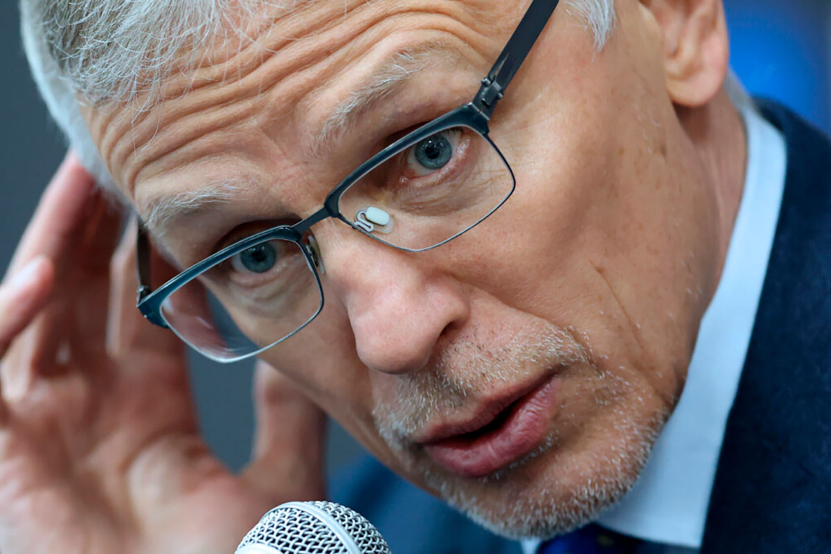 Игорь Ларионов