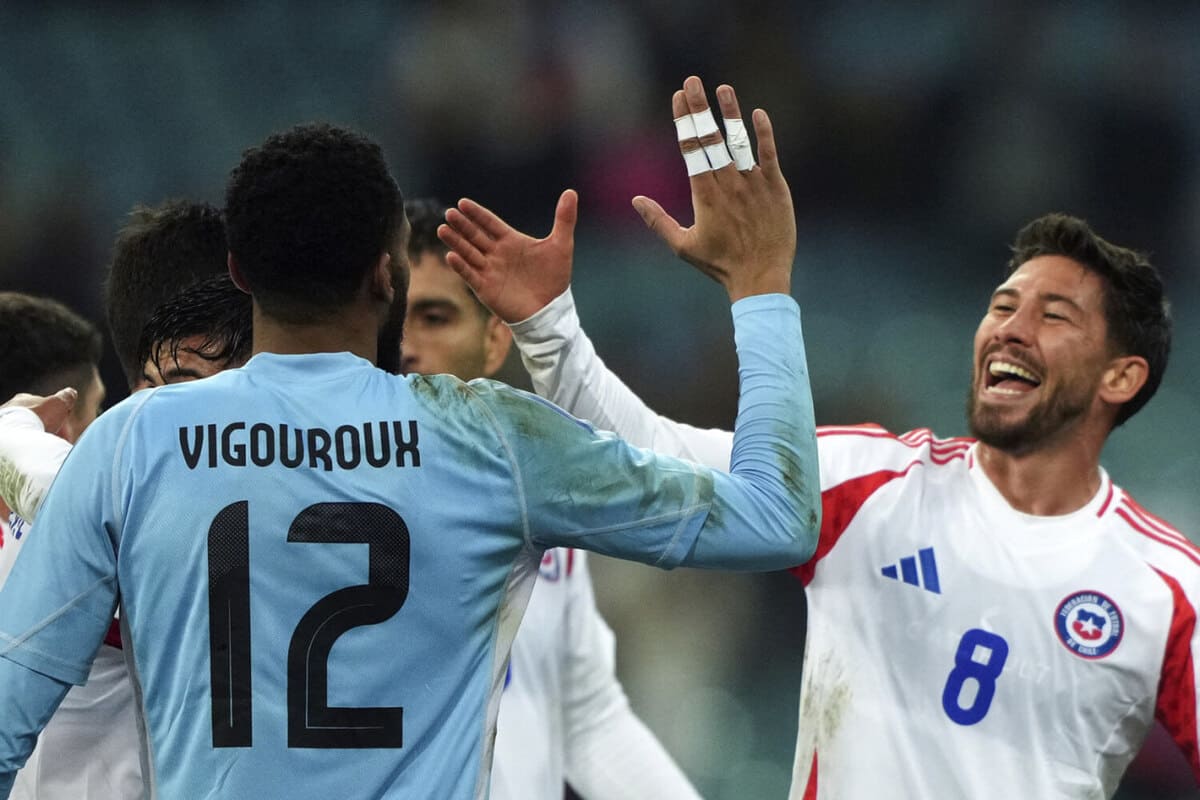 Вратарь сборной Чили Вигуру: «Россия — команда высокого уровня. Нам понравилось играть в Сочи»