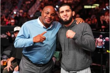 Новый статус Ислама Махачева стал поводом для шуток над Хабибом Нурмагомедовым