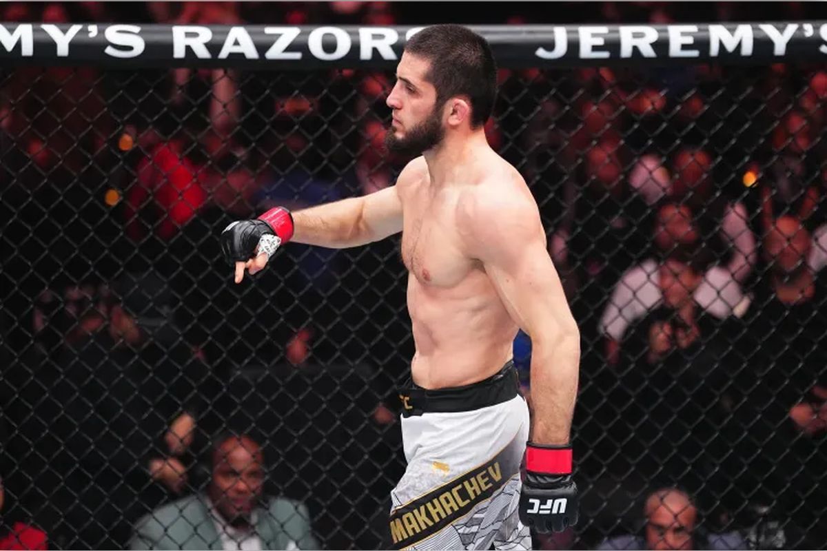 Ислам Махачев